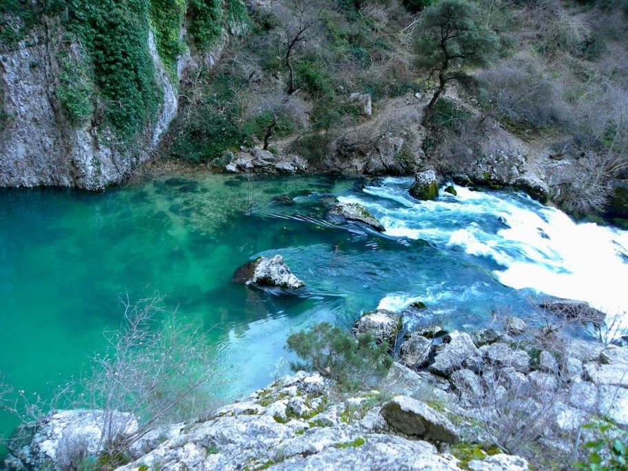 Gite Cosy Au Coeur Du Luberon Lagnes Kültér fotó