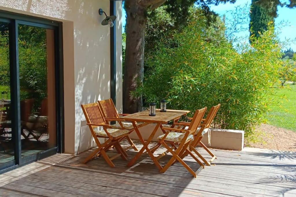 Gite Cosy Au Coeur Du Luberon Lagnes Kültér fotó