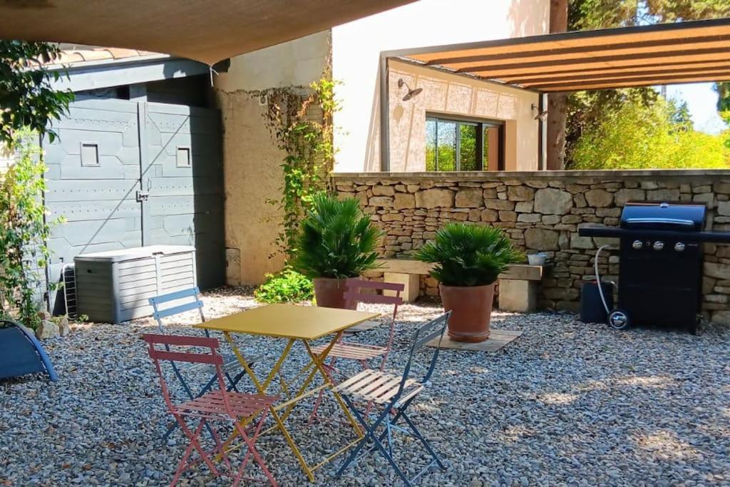 Gite Cosy Au Coeur Du Luberon Lagnes Kültér fotó