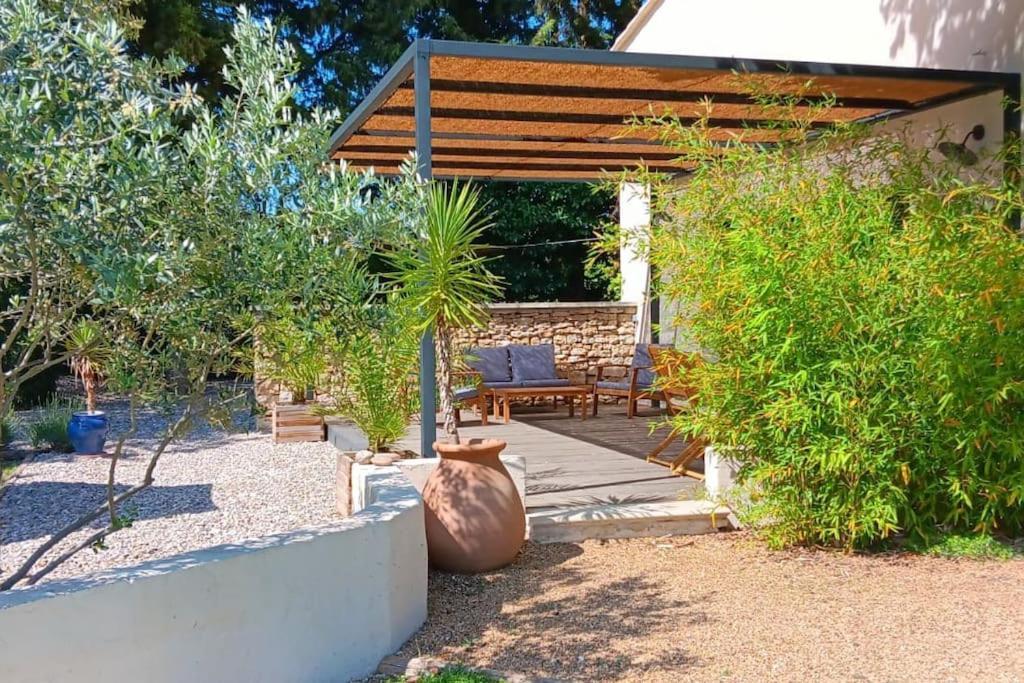 Gite Cosy Au Coeur Du Luberon Lagnes Kültér fotó