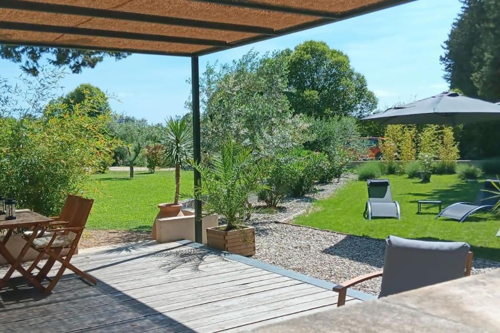 Gite Cosy Au Coeur Du Luberon Lagnes Kültér fotó